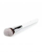 ilū 109 Angled Foundation Brush