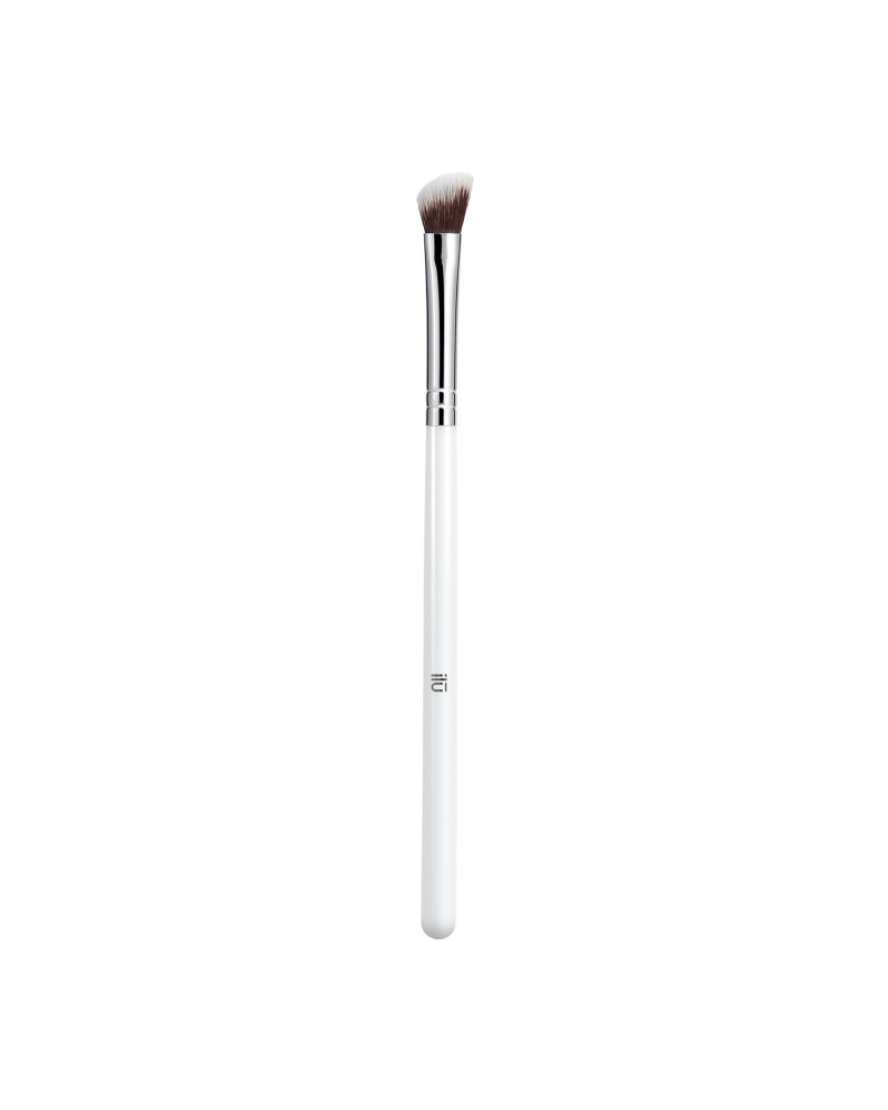 ilū 417 Angled Eyeshadow Brush