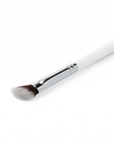 ilū 417 Angled Eyeshadow Brush