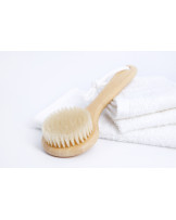 LUSSONI Bamboo body brush with handle